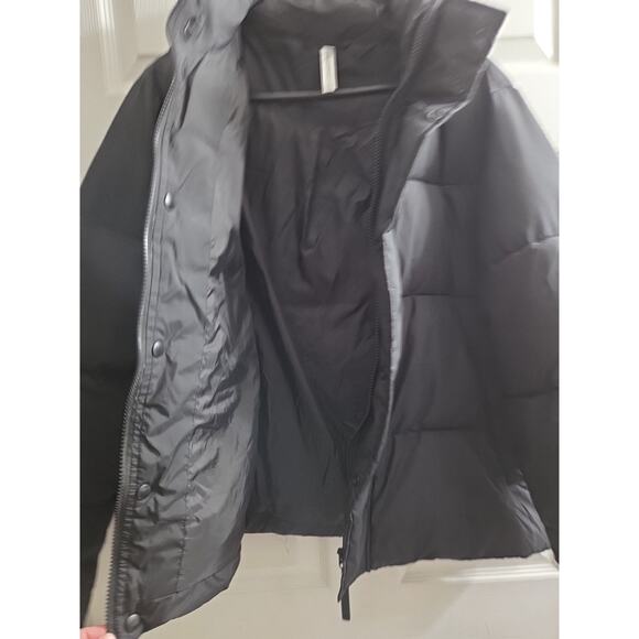Fabletics Women's Black Essential Winter Puffer Jacket Coat Adjustable Bungee L - Picture 9 of 10